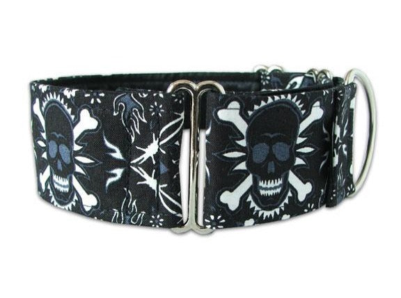 Edgy black and white bandanna skull collar for the park's most punked-out pooch!
