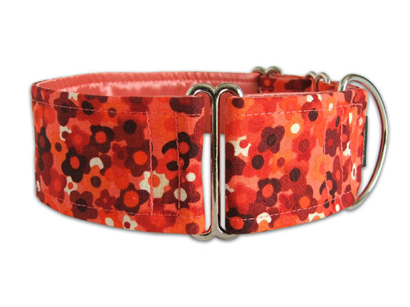 Earthy orange and brown petite flowers are pretty on any size pooch!