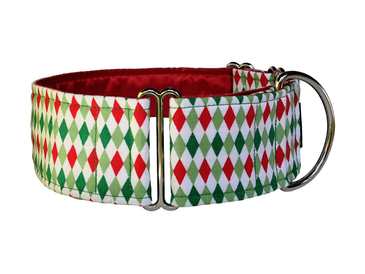 Nothing says Christmas like this red and green diamond print!