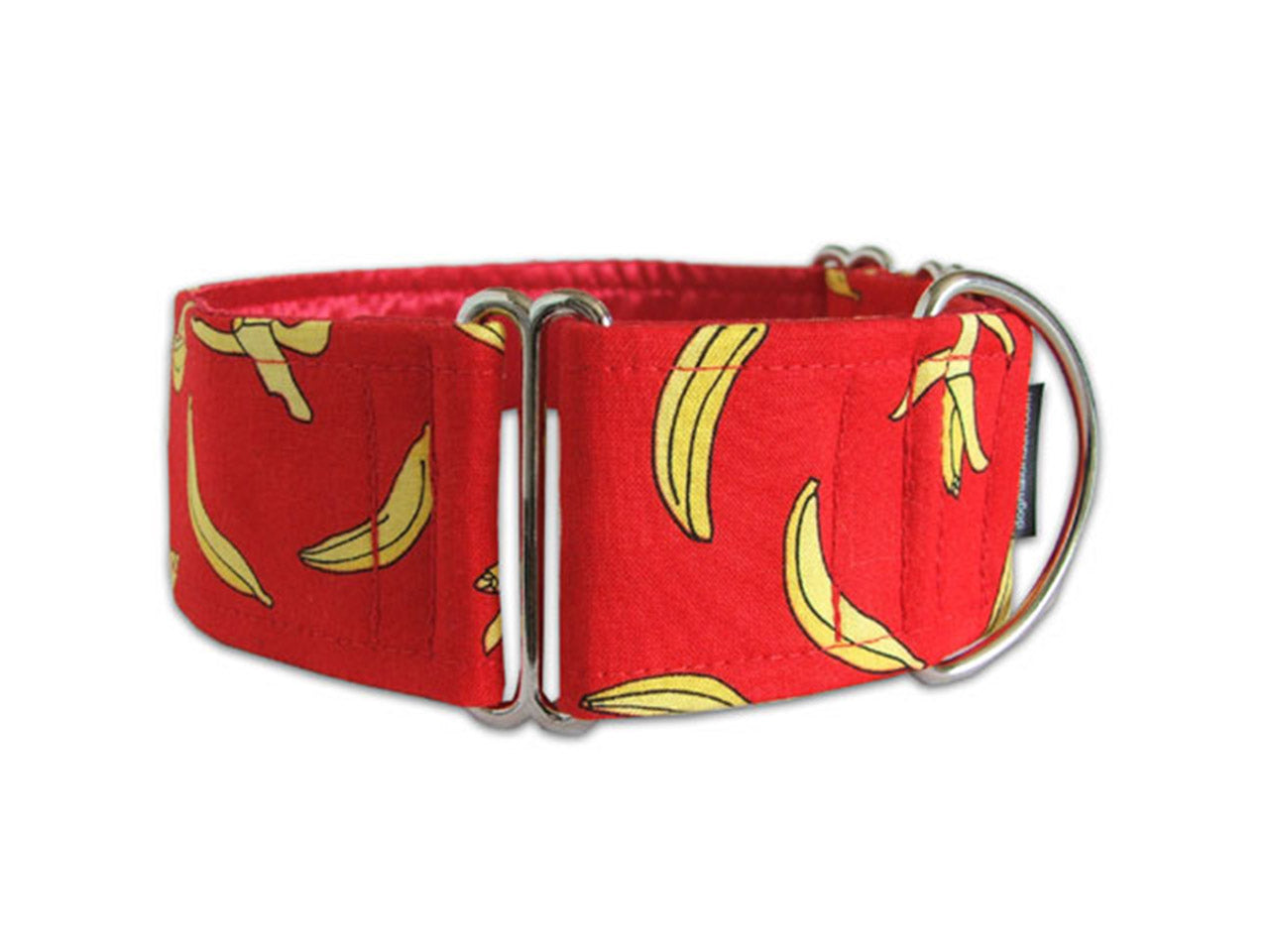 Your pup will go bananas for this cheerful red collar, great for any pooch with a playful side!