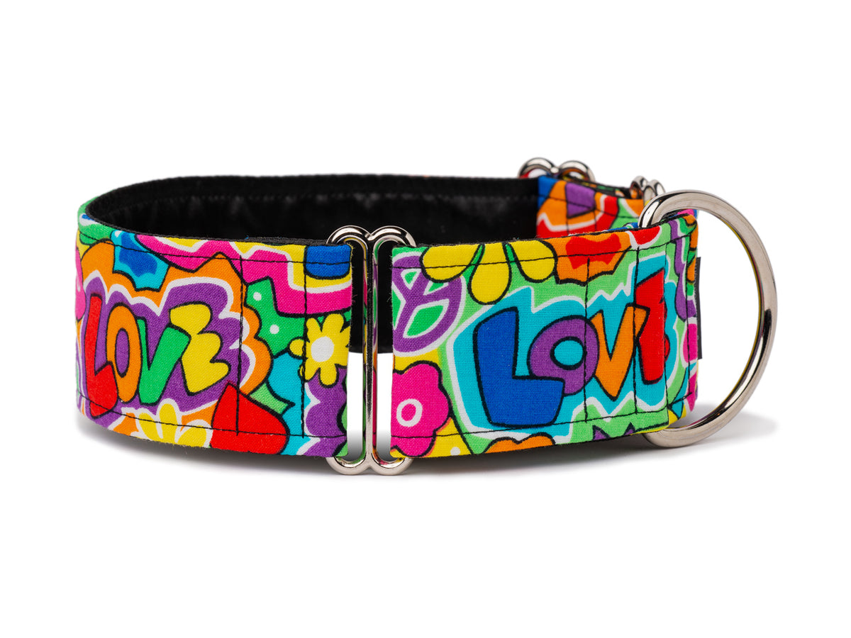 Your favorite four-legger will feel fun and fabulous in this colorful, retro love collar. Groovy baby, yeah!