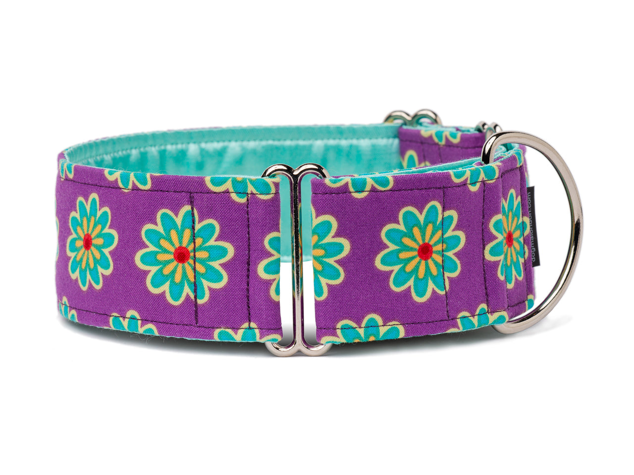 Cheerful blue flowers on a pretty purple collar will brighten up any pooch's day!